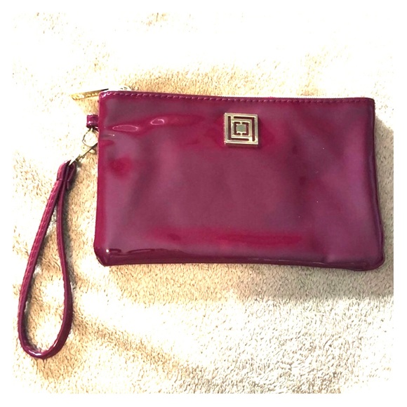 Phone Charging Wristlet - Picture 2 of 8